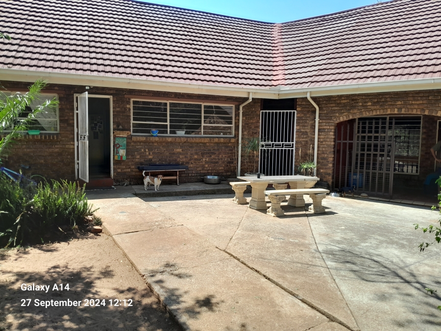4 Bedroom Property for Sale in Waterval S H North West
